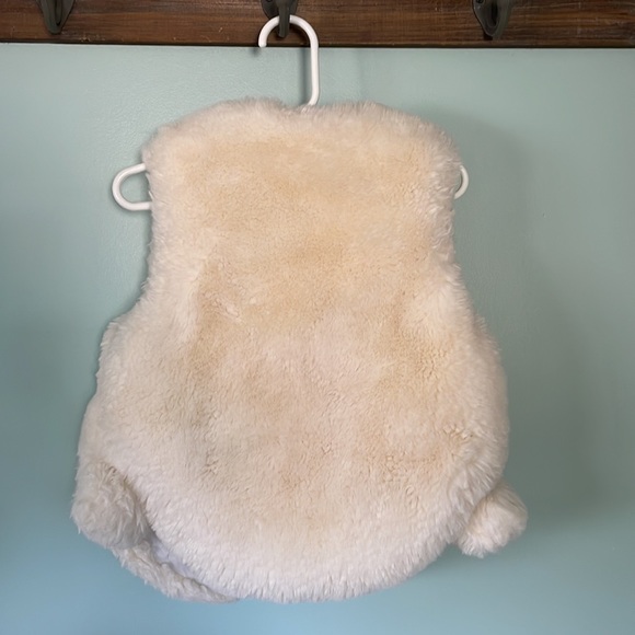 Ephex little girls soft fuzzy vest, size 130 (5T) - Picture 7 of 10